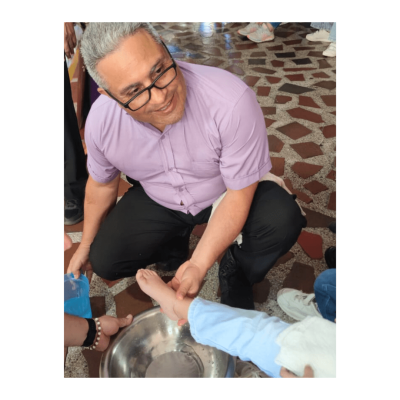 Nuestro padre rector dirigió el lavatorio de pies.